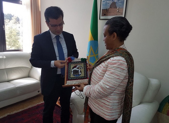 Azerbaijani ambassador meets Ethiopian first lady 